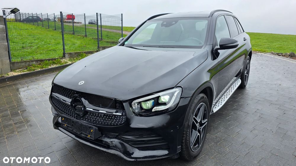 Mercedes-Benz GLC 300 d 4Matic 9G-TRONIC AMG Line - 3