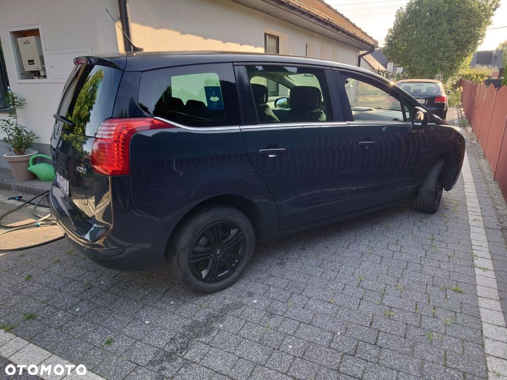 Peugeot 5008 - 8