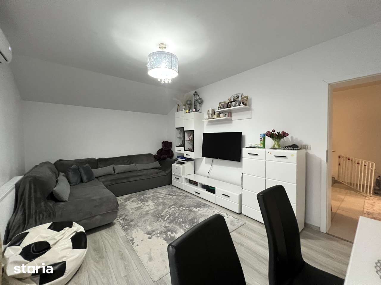 Apartament modern la vila, 2 camere, 55 mp, decomandat - Giroc — fotografia 1