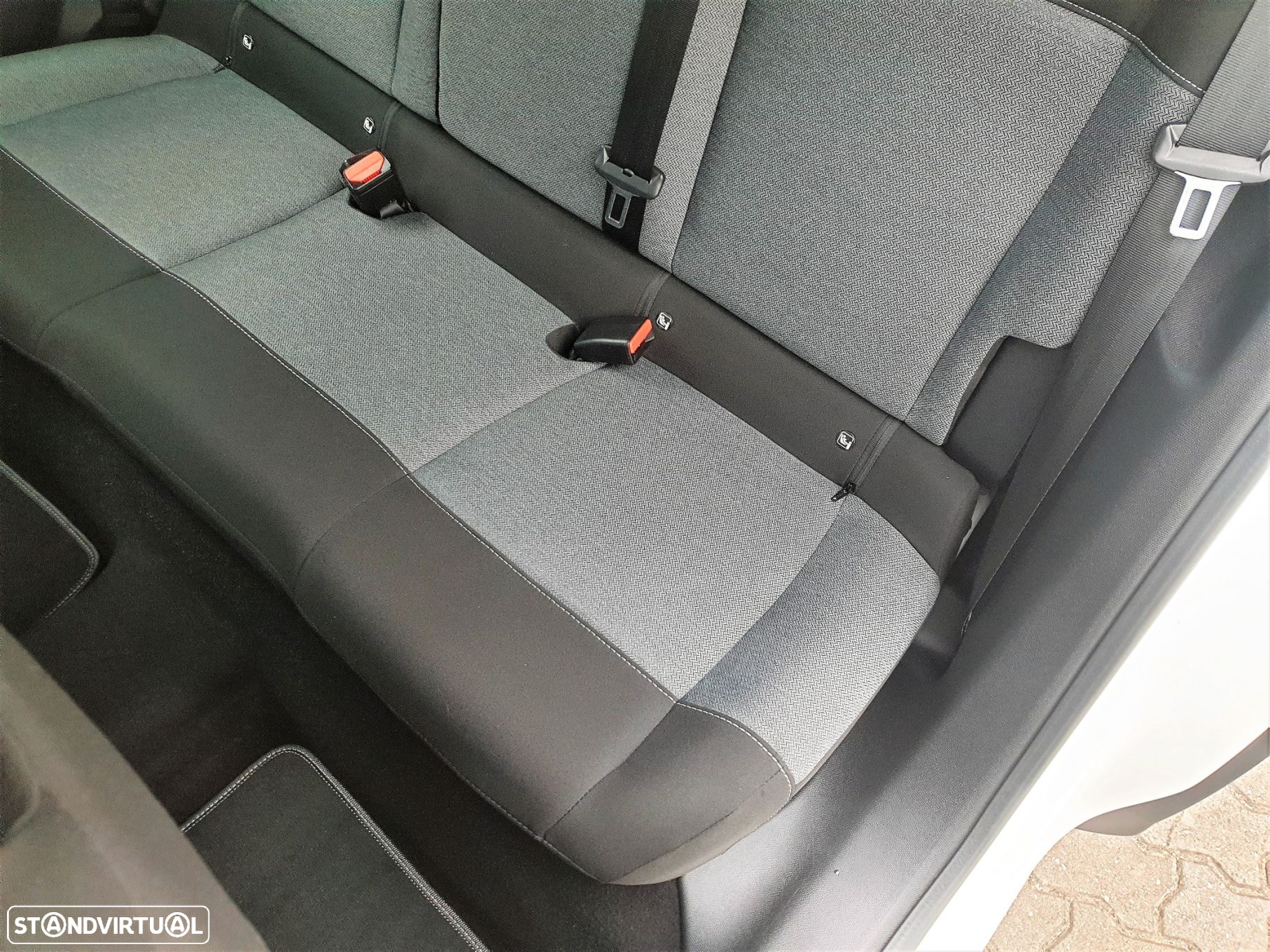 Citroën C4 BlueHDi 110 Stop&Start FEEL PACK - 45