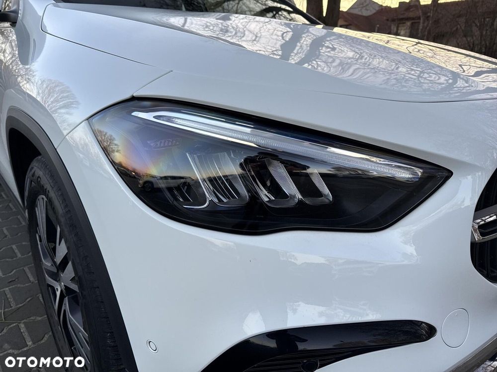 Mercedes-Benz GLA - 10