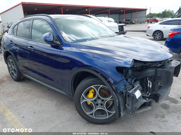 Alfa Romeo Stelvio 2.0 Turbo 16V AT8-Q4 Ti