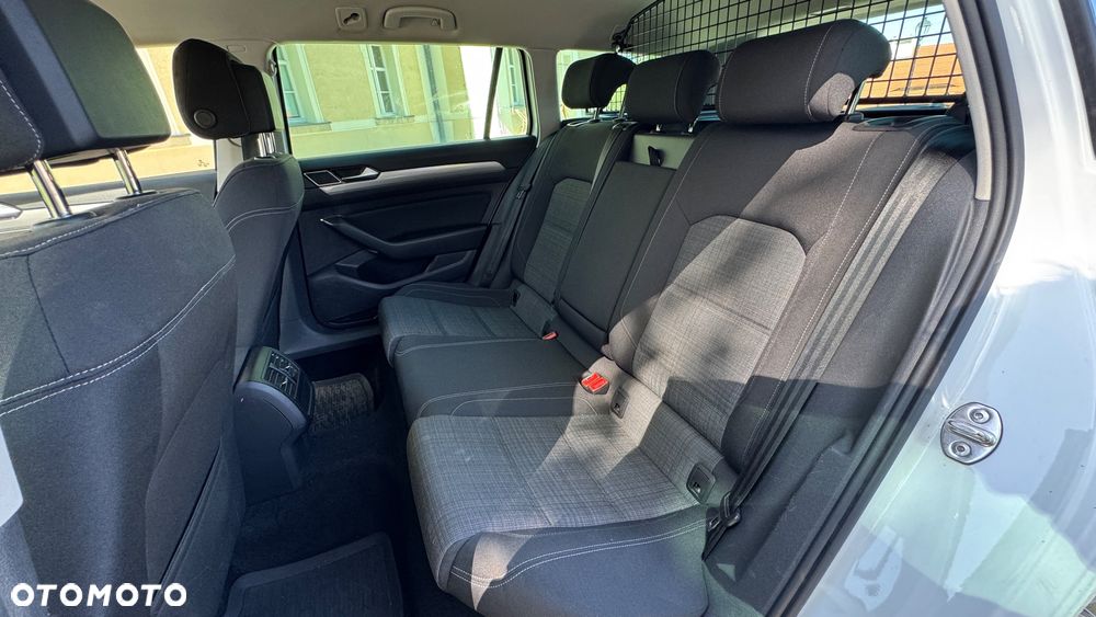 Volkswagen Passat - 10