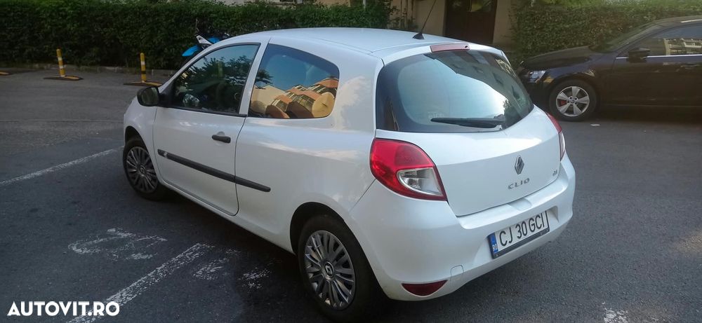 Renault Clio 2011 photo 4