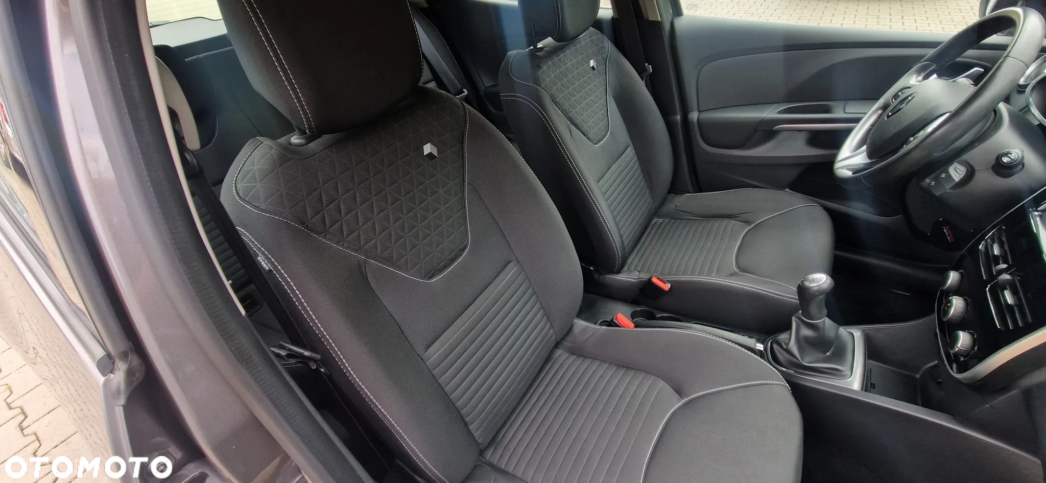 Renault Clio 1.2 16V Limited EU6 - 33