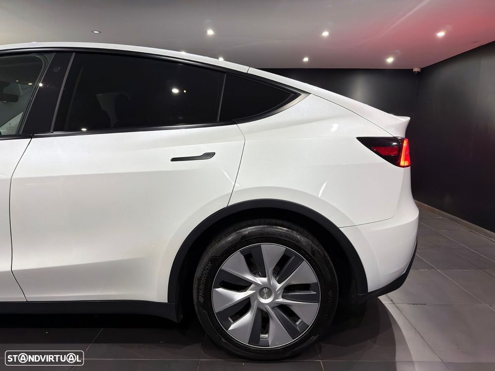 Tesla Model Y Long Range Dual Motor AWD - 5