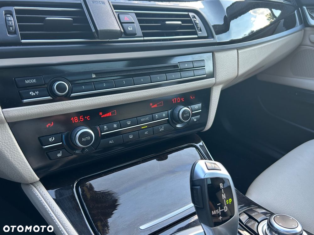 BMW Seria 5 520d Luxury Line - 15