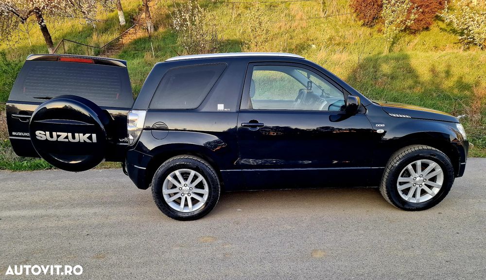Suzuki Grand Vitara 1.9 DDiS Black&White DPF - 10