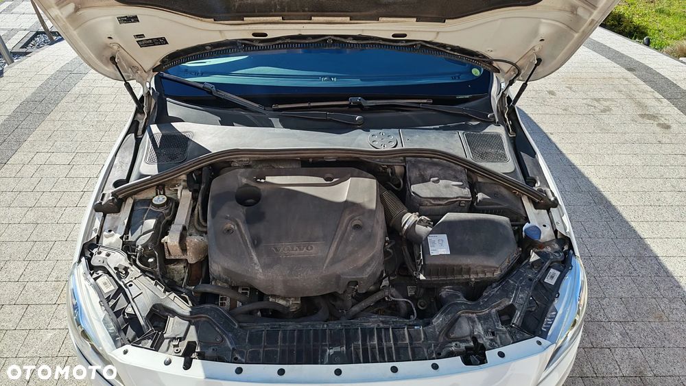 Volvo V60 D4 Geartronic Momentum - 21