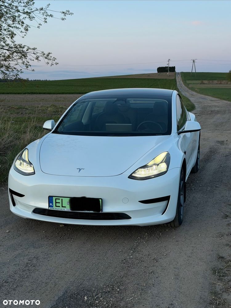 Tesla Model 3 - 1