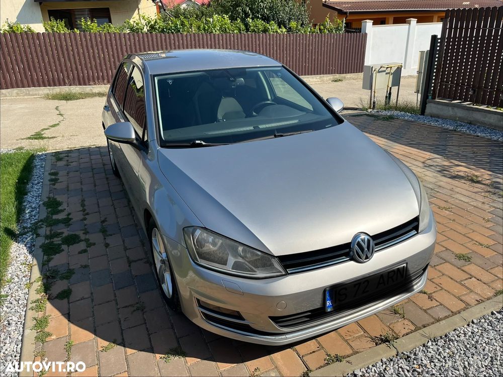Volkswagen Golf - 1