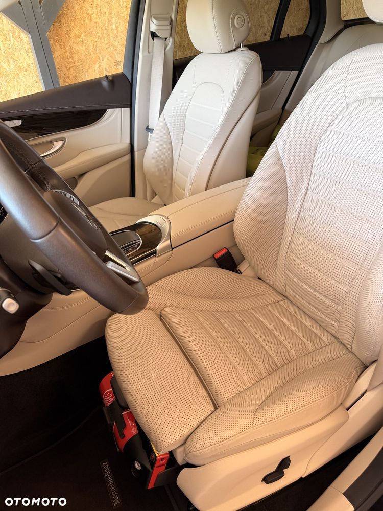 Mercedes-Benz GLC - 6