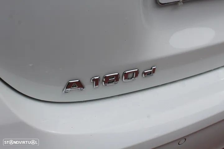 Mercedes-Benz A 180 d AMG Line - 15