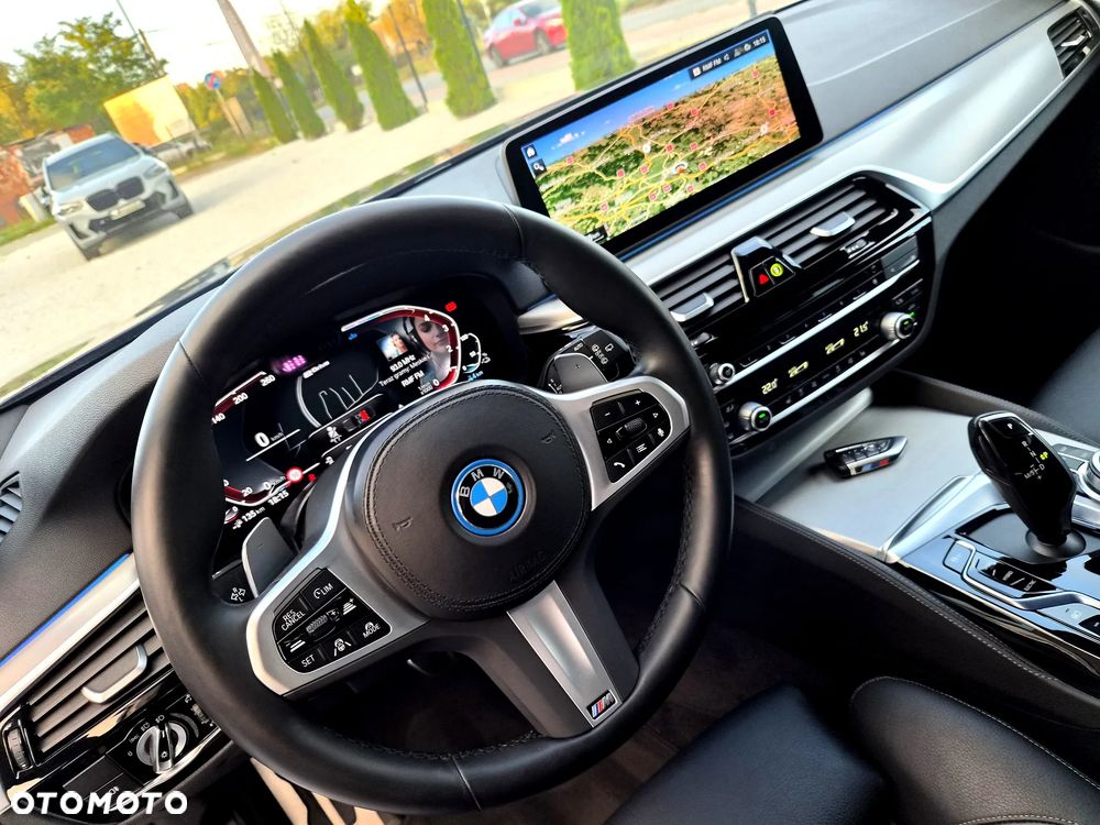 BMW Seria 5 530e xDrive M Sport sport - 12