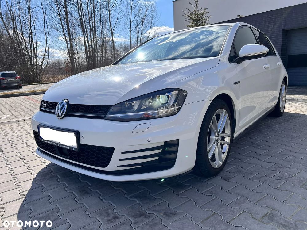 Volkswagen Golf - 14