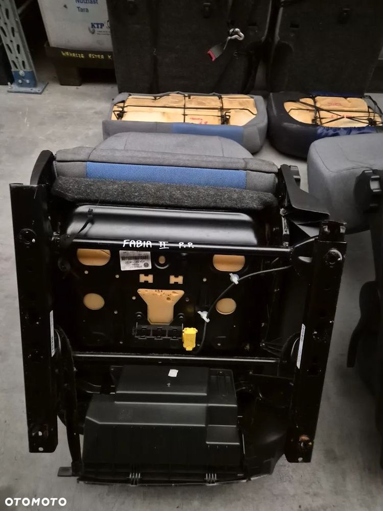 SKODA SUPERB III / FABIA II FOTEL / KANAPA (dostępne 2 komplety foteli) - 12