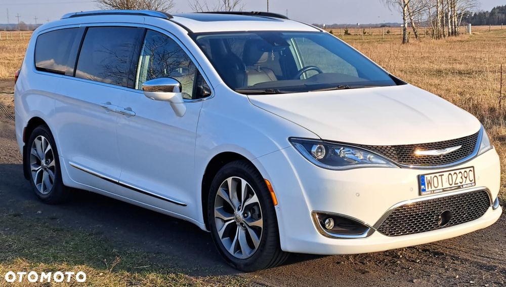 Chrysler Pacifica - 22