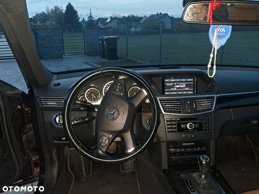 Mercedes-Benz Klasa E 250 CDI DPF BlueEFFICIENCY Automatik Avantgarde - 9