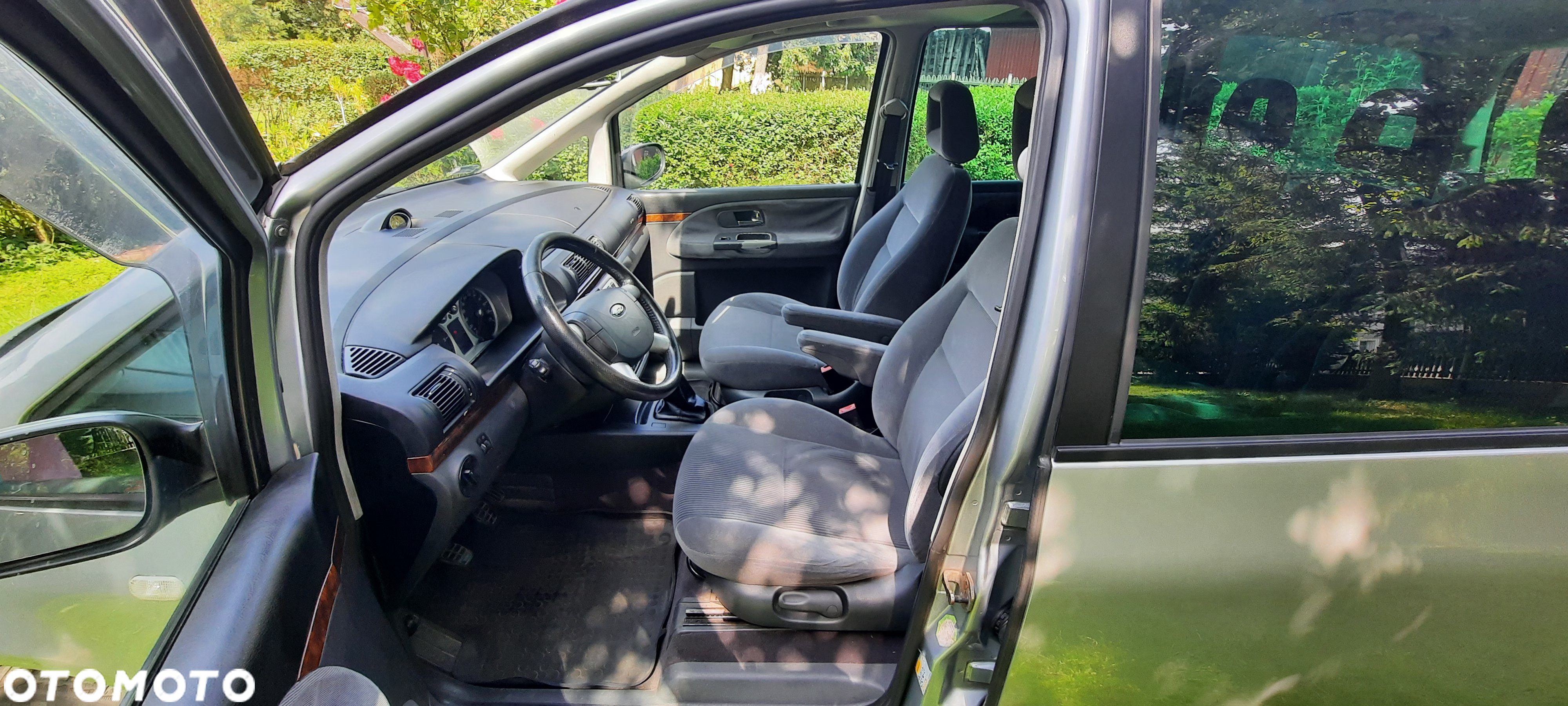 Ford Galaxy 1.9 TDI Ghia - 11