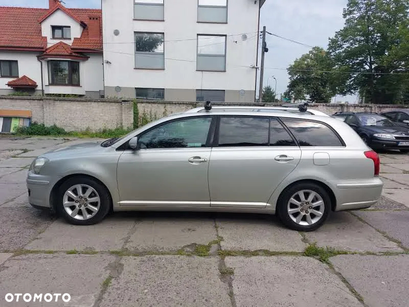 Toyota Avensis 2.2 D-4D Sol - 3