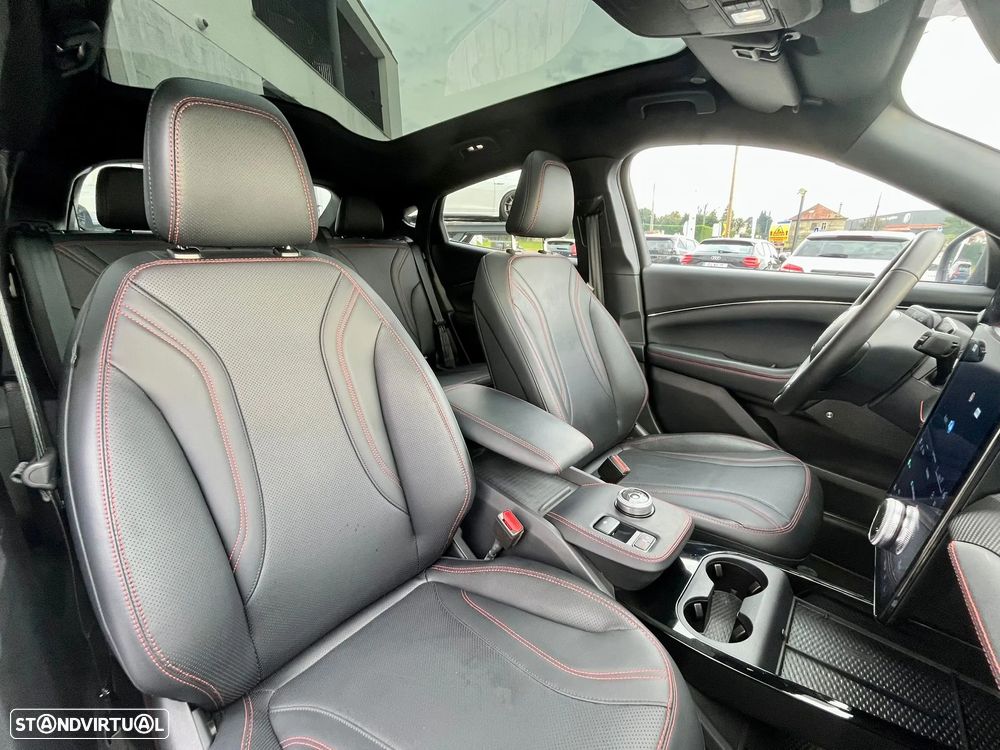 Ford Mustang Mach-E Alargada AWD - 13