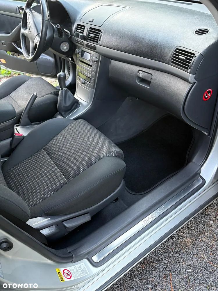 Toyota Avensis - 6