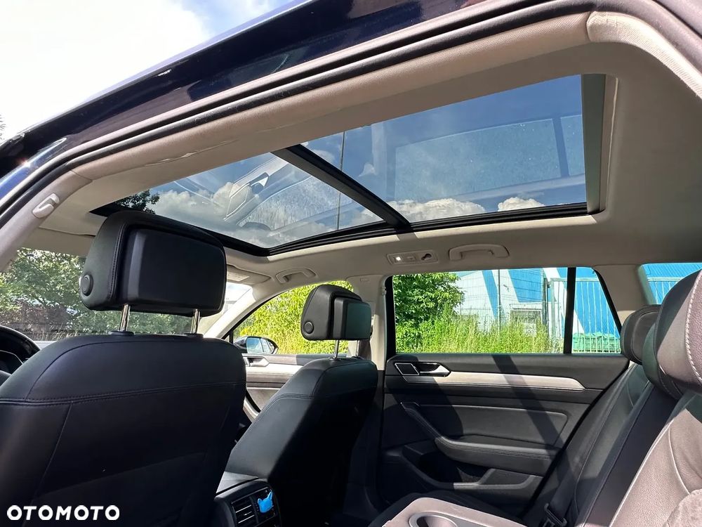 Volkswagen Passat Variant 2.0 TDI SCR DSG Highline - 23