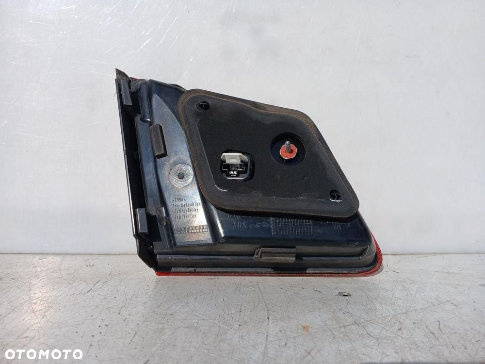 LAMPA TYŁ TYLNA PRAWA W KLAPĘ Z KLAPY MERCEDES E-KLASA W212 KOMBI LIFT - 2