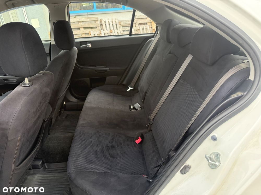 Mitsubishi Lancer 2.0 Ralliart MR - 11