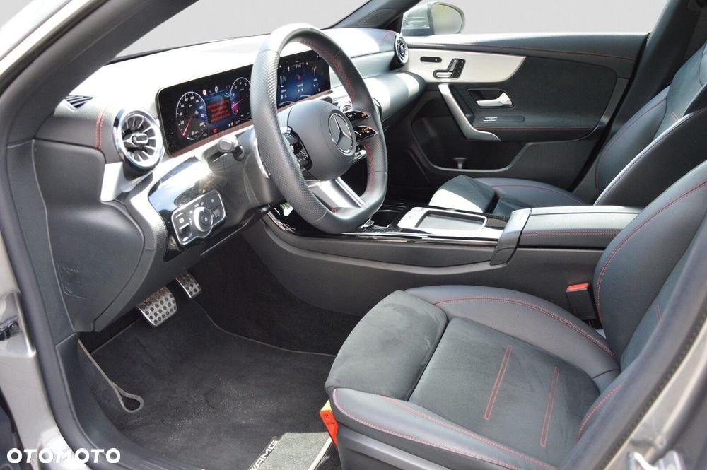 Mercedes-Benz CLA 200 mHEV AMG Line 7G-DCT - 11