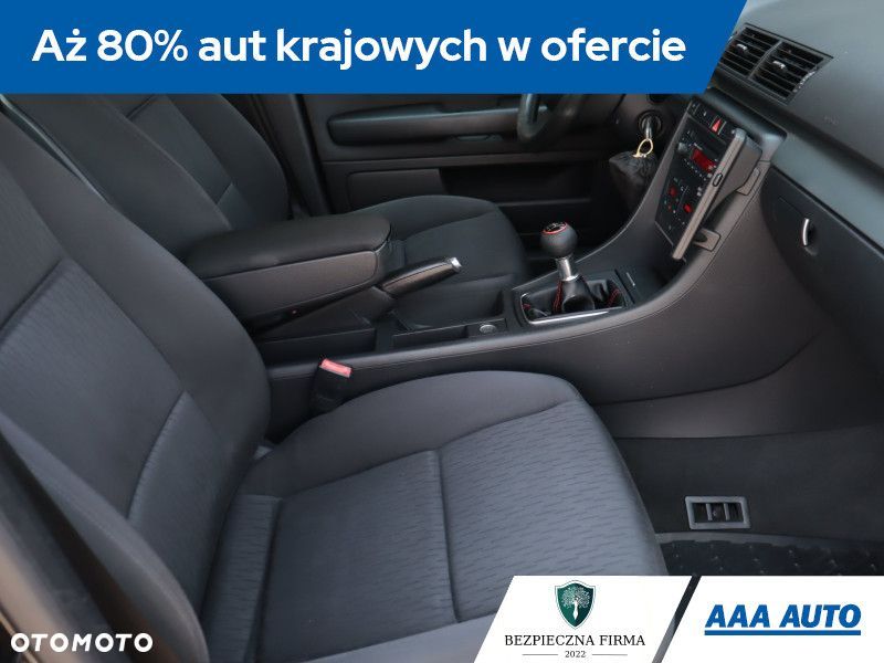 Audi A4 Limousine - 11