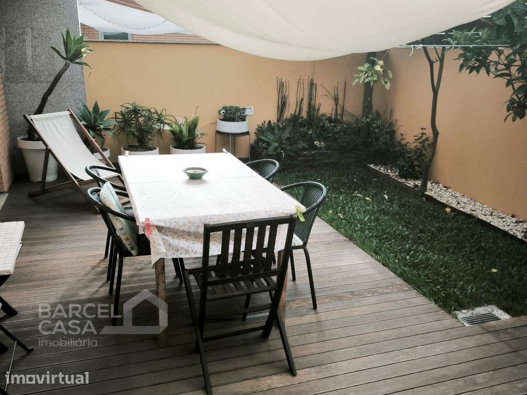 Exclusiva Moradia T4 em Condomínio Fechado com Piscina, nas Marinha... - Grande imagem: 3/15