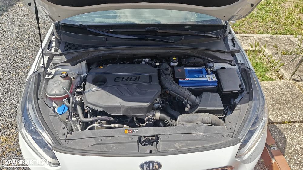 Kia Ceed SW 1.6 CRDi DCT Vision - 11