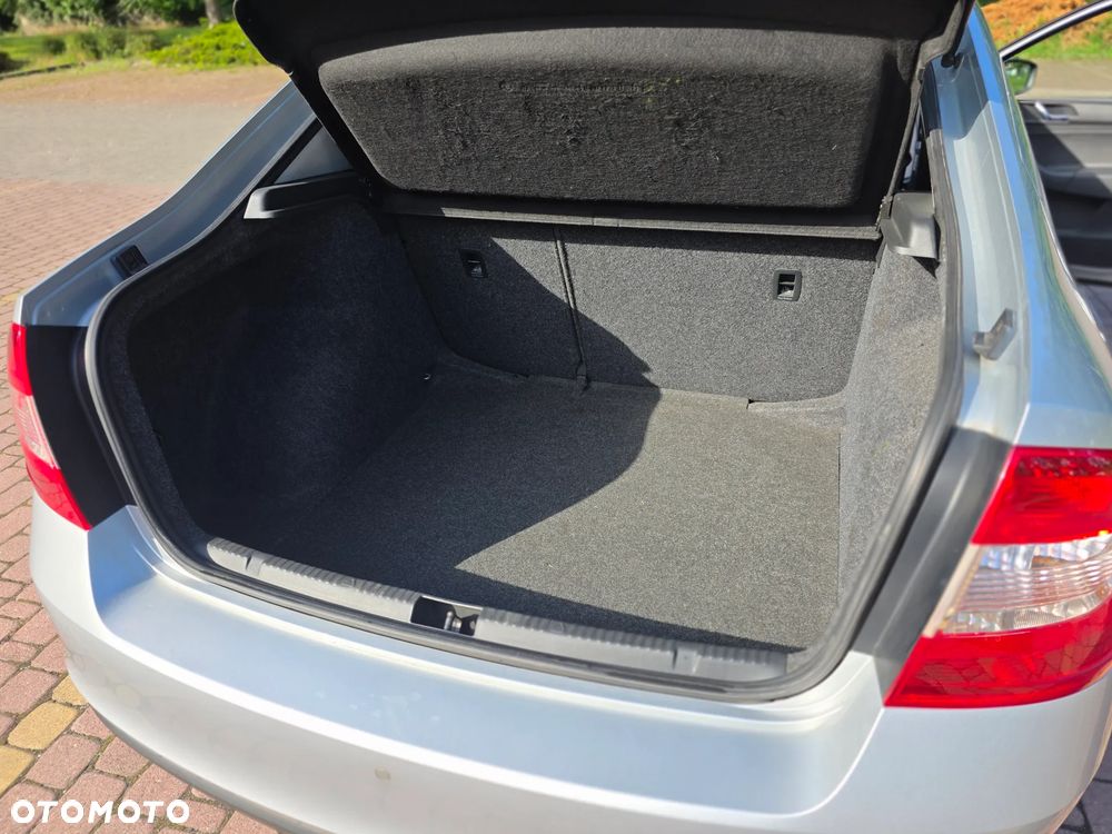 Skoda RAPID 1.2 TSI Ambition - 18