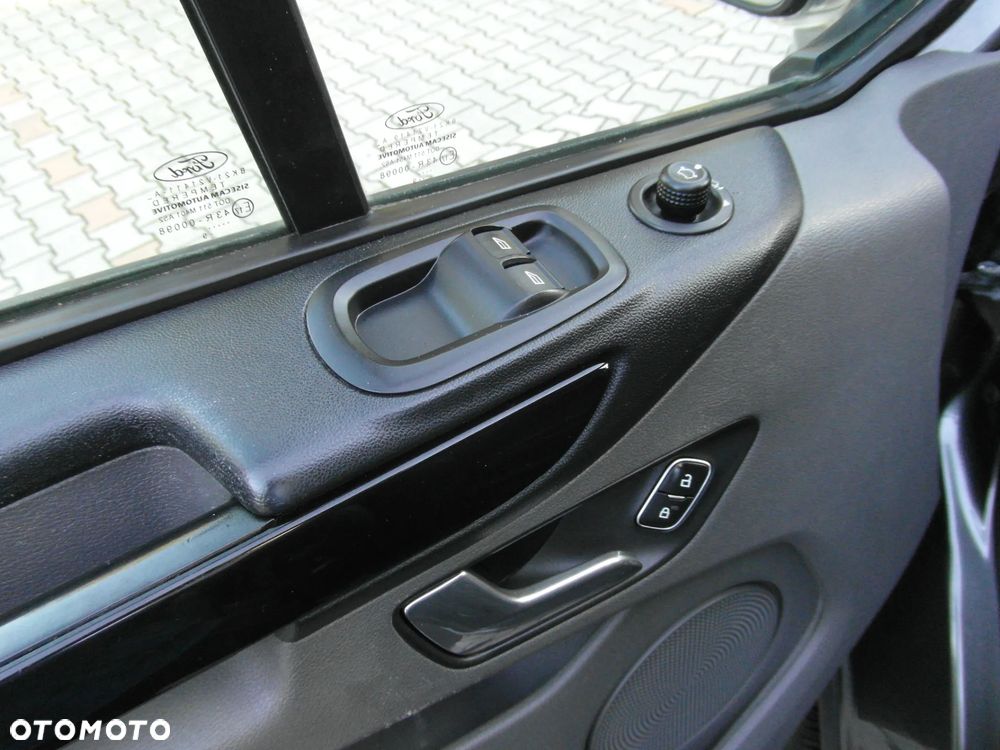 Ford TRANSIT CUSTOM SPORT - 17
