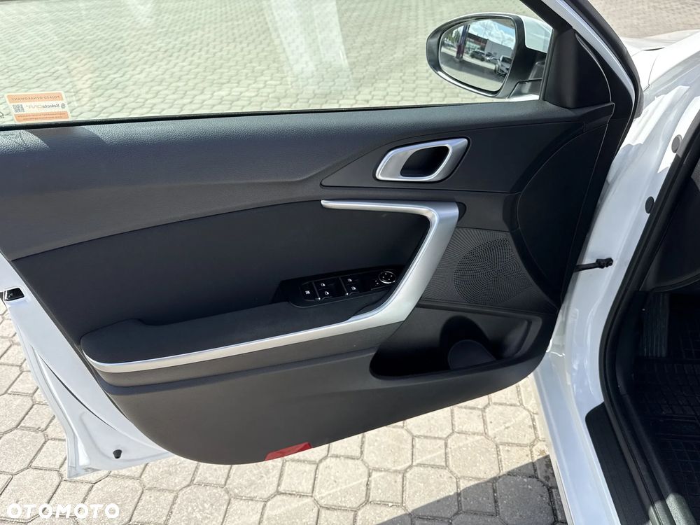 Kia Ceed 1.5 T-GDI M DCT - 11