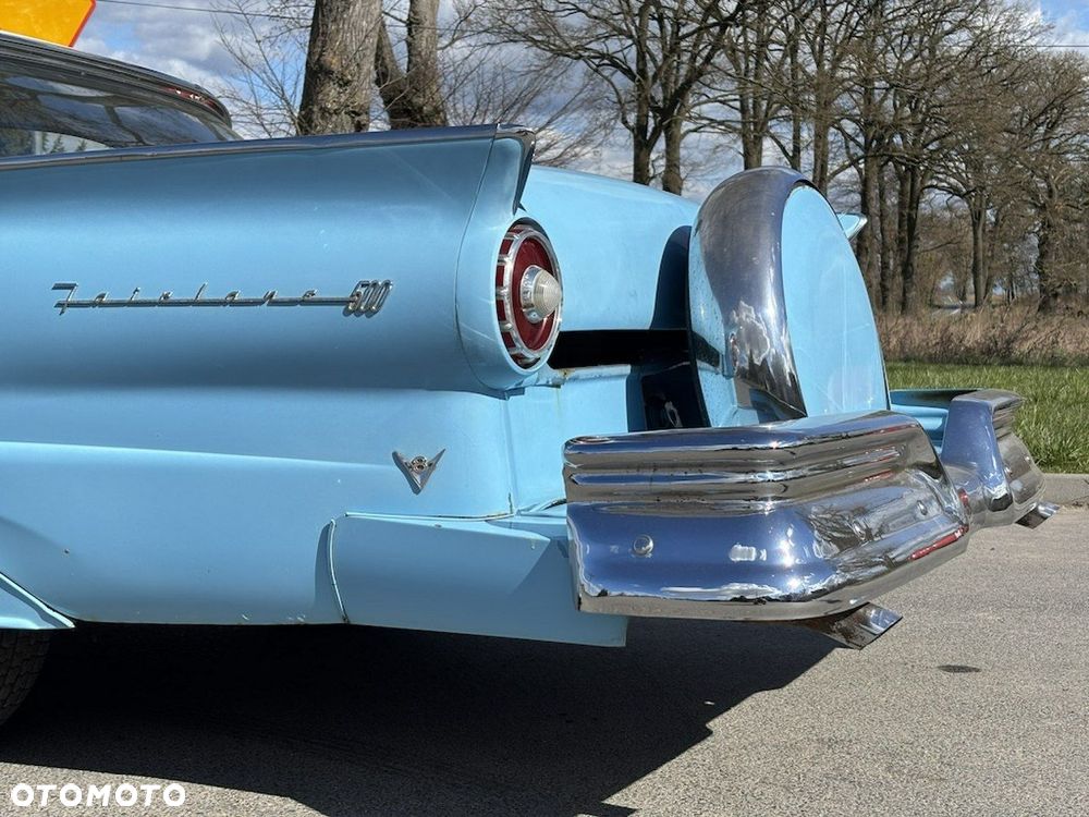 Ford Fairlane - 20