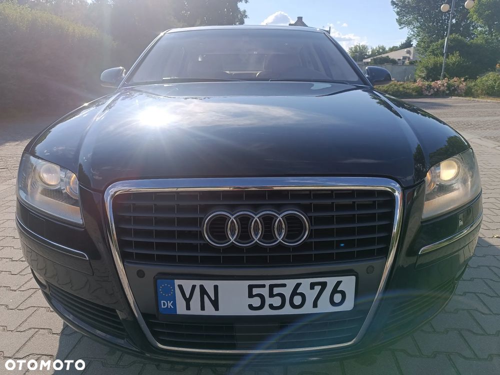Audi A8 4.2 L Quattro - 8