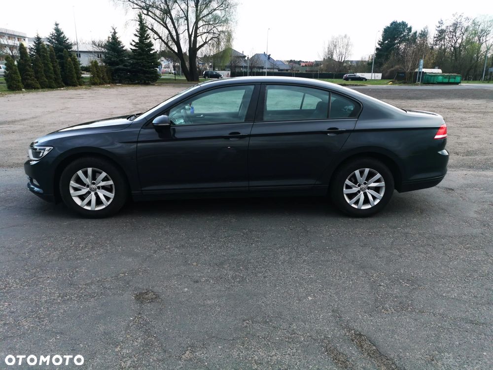 Volkswagen Passat 2.0 TDI SCR Trendline - 2