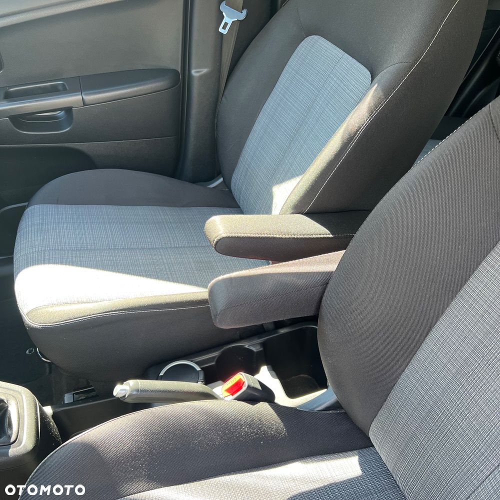 Kia Venga 1.6 CRDi 128 Fifa World Cup Edition - 11