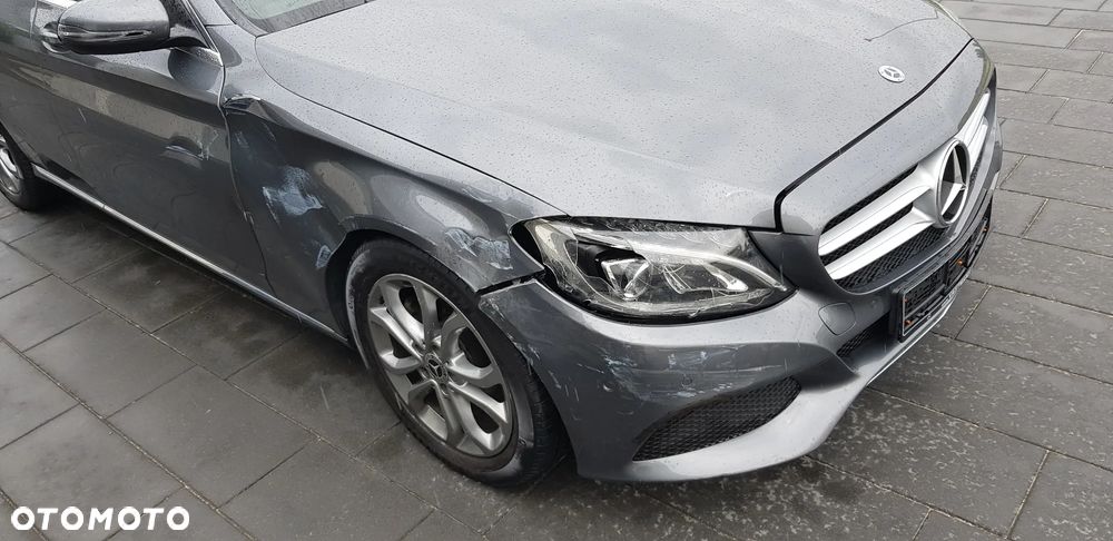Mercedes-Benz Klasa C 200 CDI DPF Automatik Special Edition - 4
