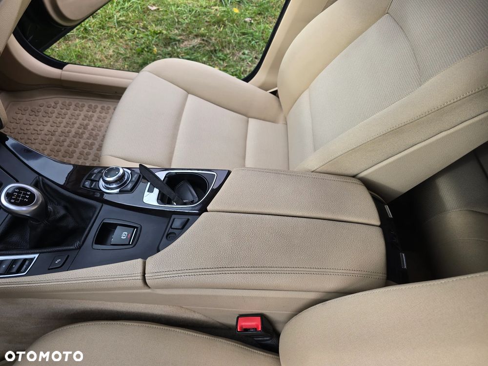 BMW Seria 5 520d - 25