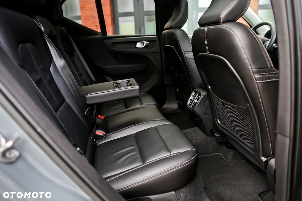 Volvo XC 40 B4 AWD Plus Bright - 32