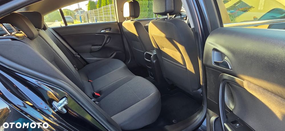 Opel Insignia - 18