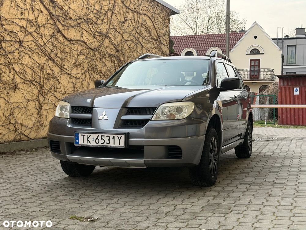 Mitsubishi Outlander 2.0 2WD Invite - 1