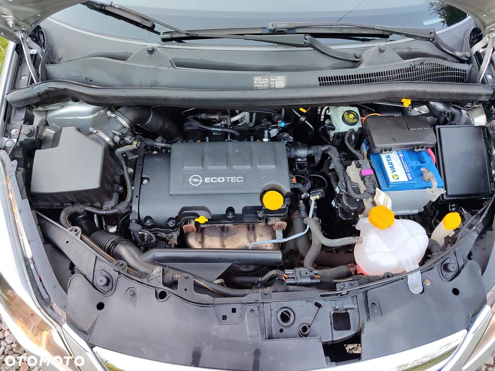 Opel Corsa 1.4 16V Cosmo - 15