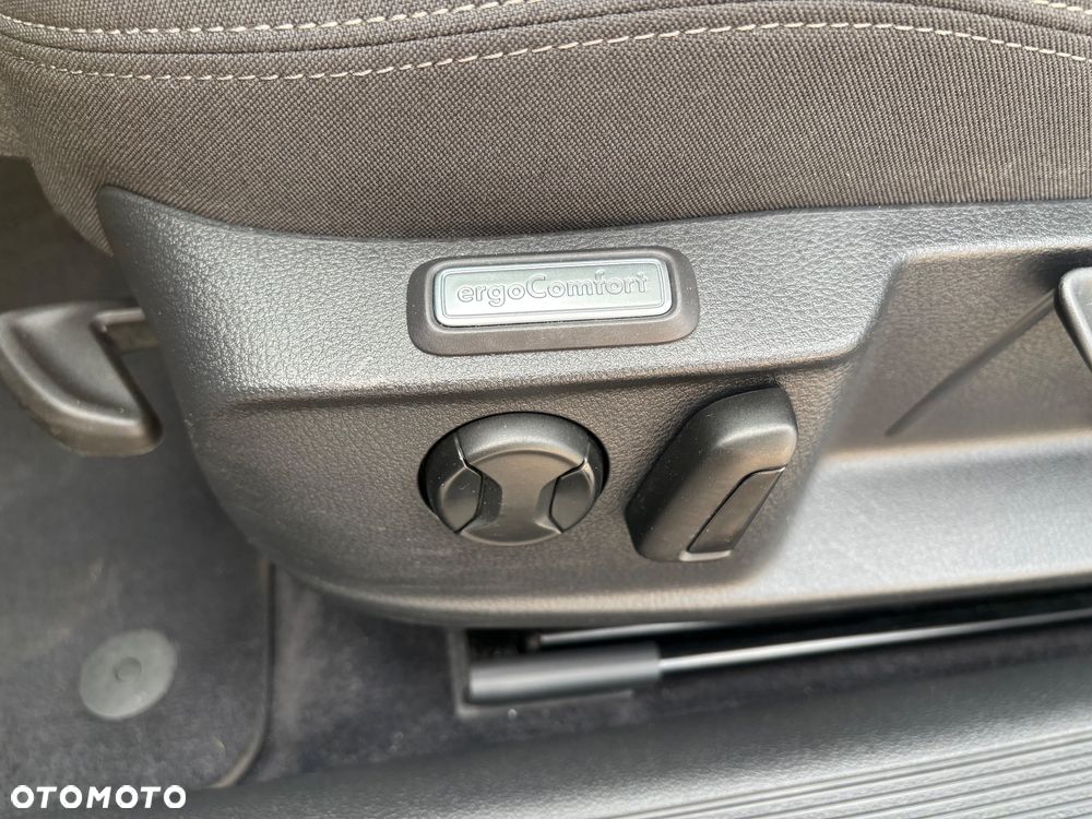 Volkswagen Passat - 8