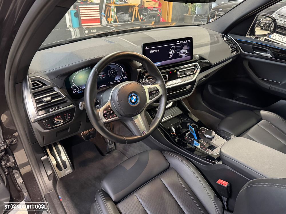 BMW iX3 M Sport Impressive - 25