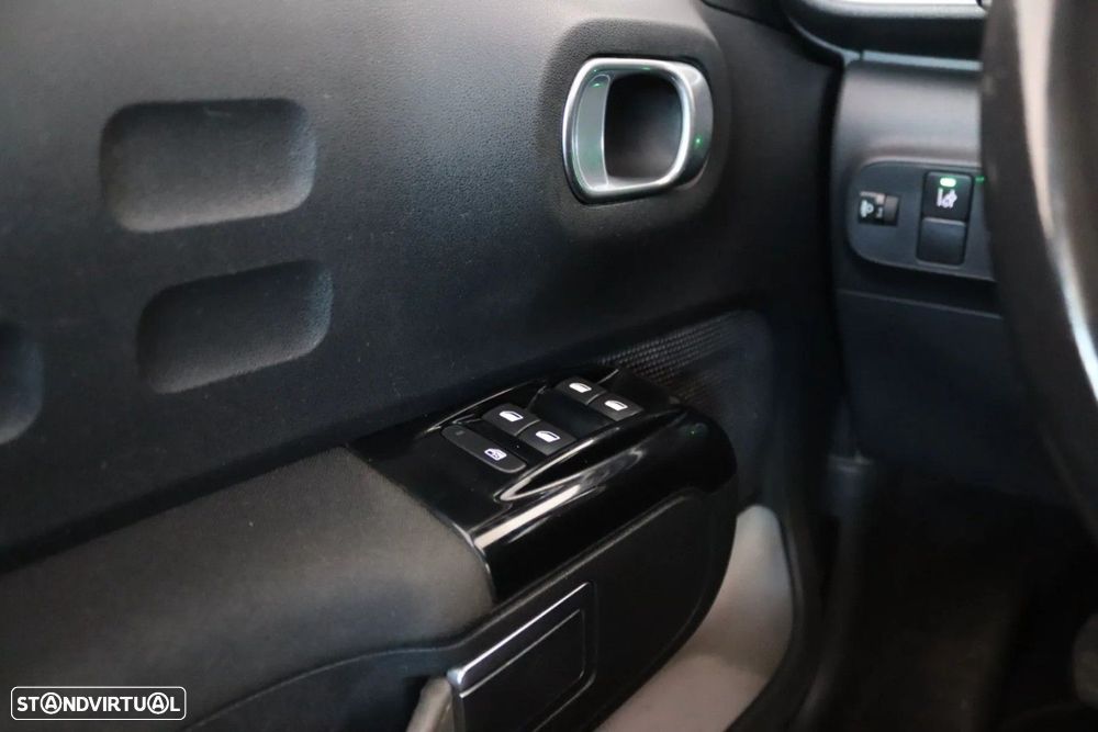 Citroën C3 1.2 PureTech Shine EAT6 - 11
