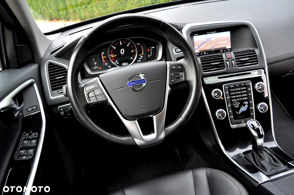 Volvo XC 60 D4 Geartronic Summum - 25